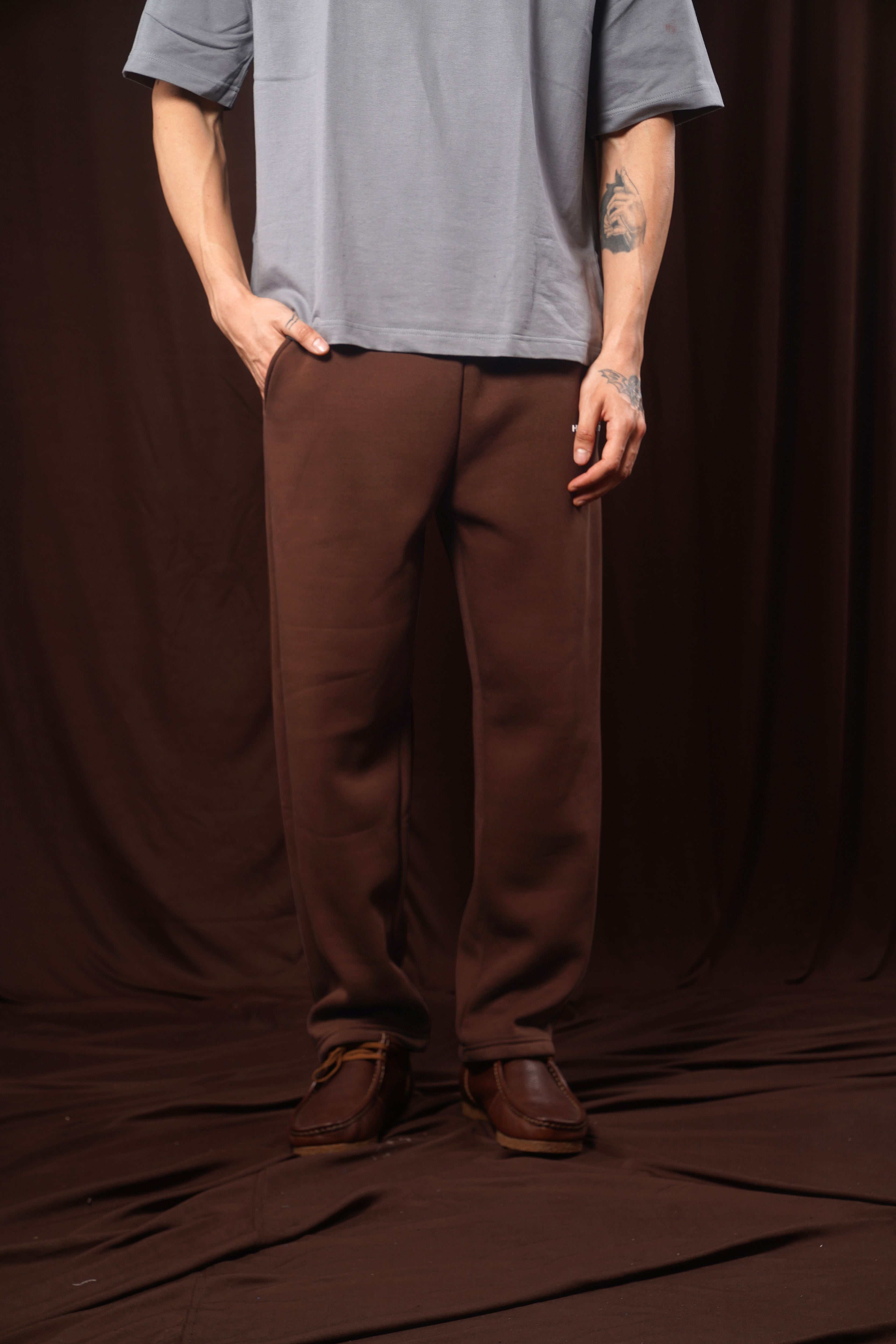 BISTRE BROWN STRAIGHT LEG SWEATPANT