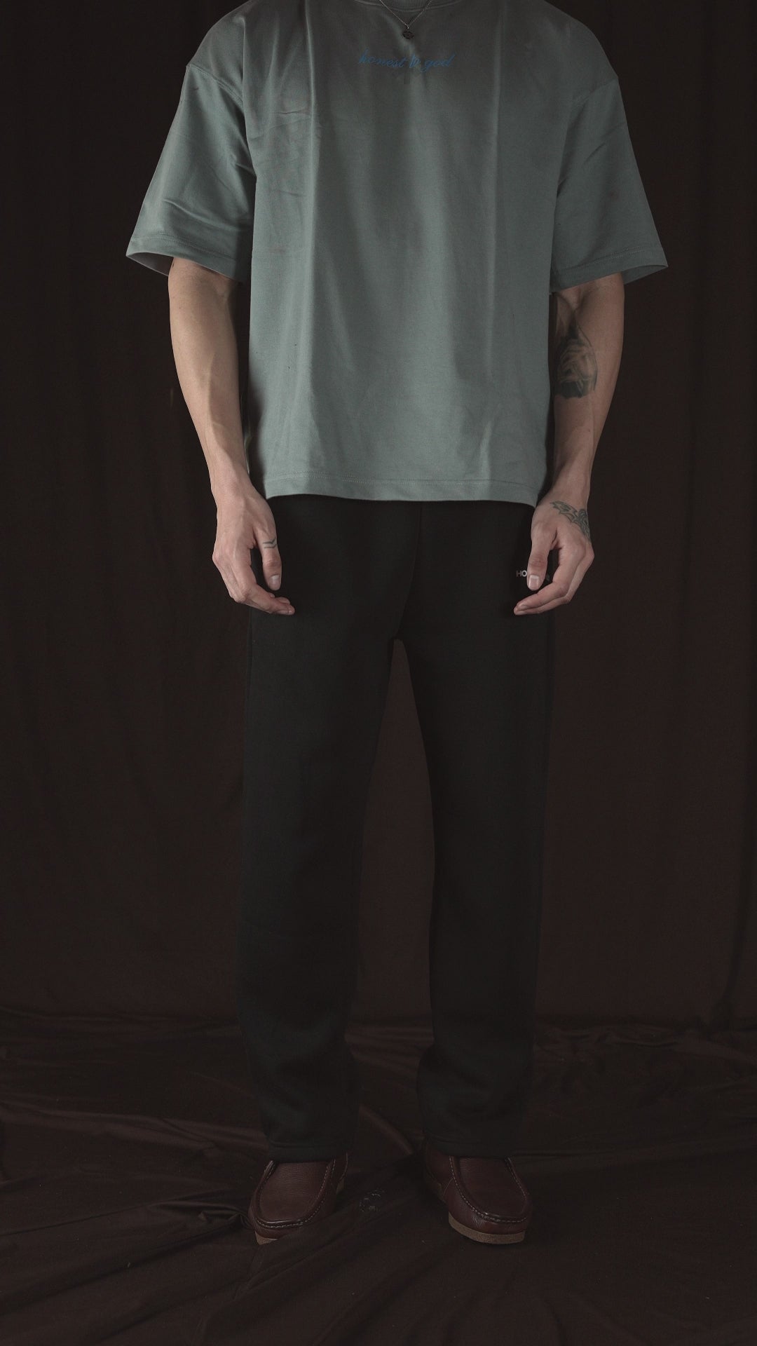 BLACK STRAIGHT LEG SWEATPANT